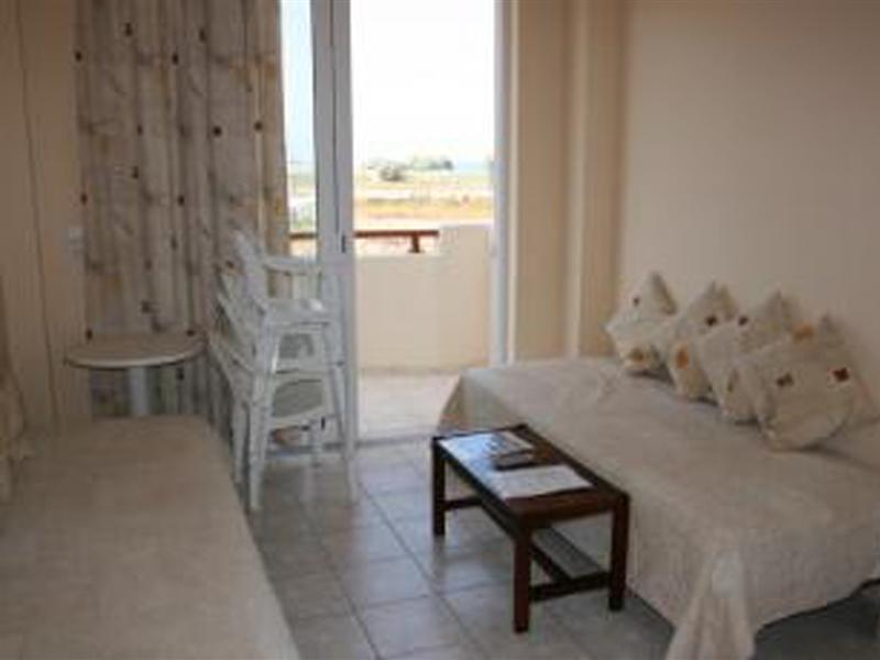 Danaos Beach Apartments Sfáka Exterior foto